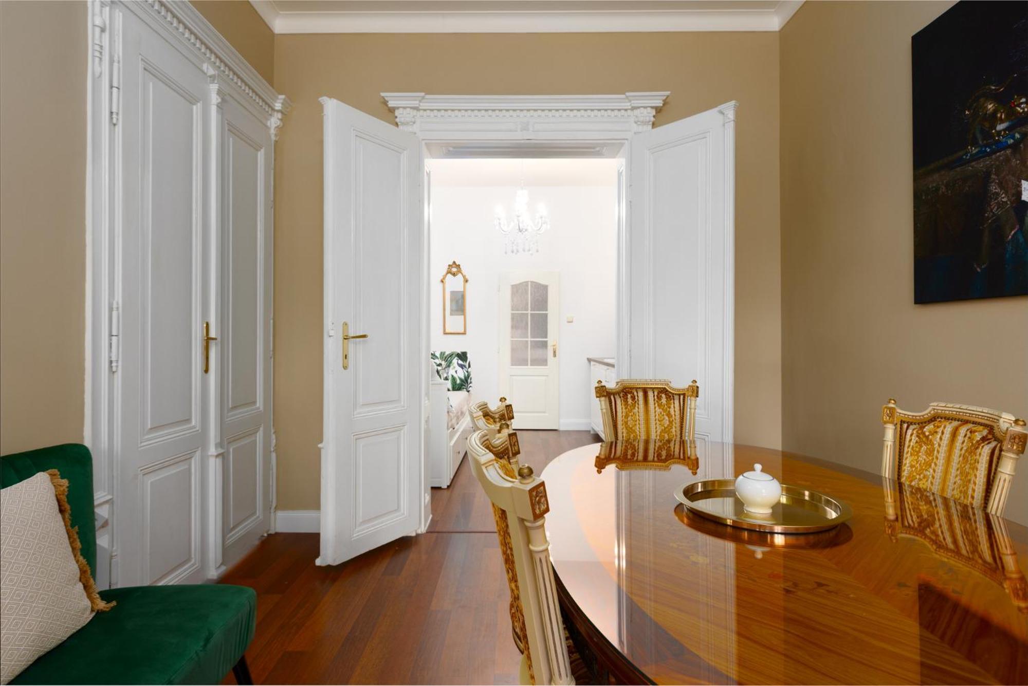 Appartement Rezidence Makart à Karlovy Vary Extérieur photo