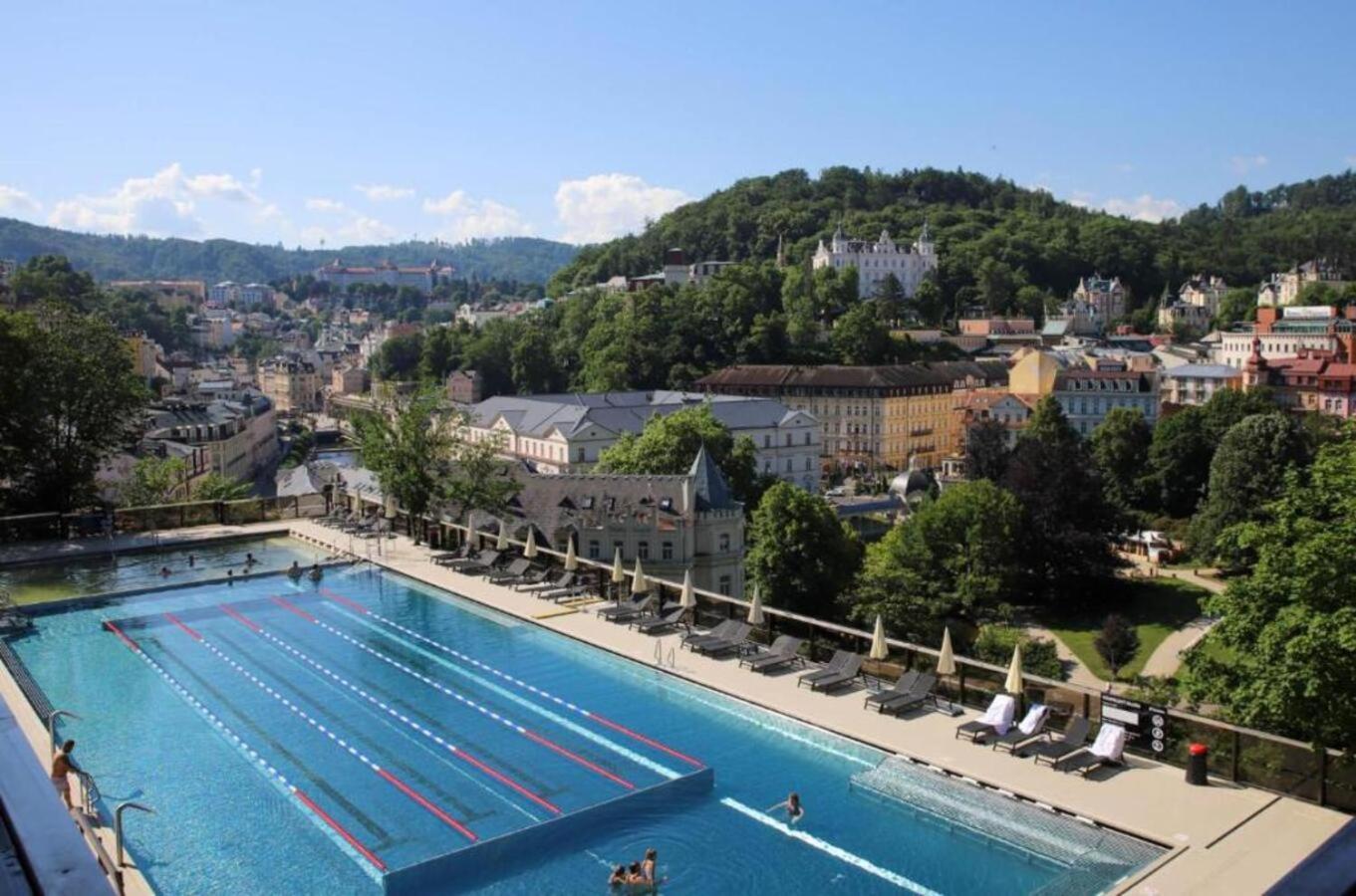 Appartement Rezidence Makart à Karlovy Vary Extérieur photo